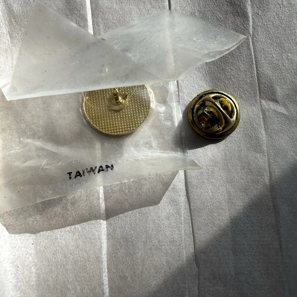 NEW VTG Upper Southampton Police Bucks Co Pennsylvania Pin‎ Gold Tone Blue White